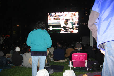 giantscreen1.jpg
