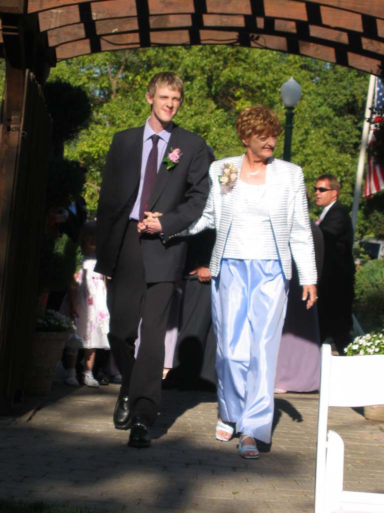 momrichard072002.jpg